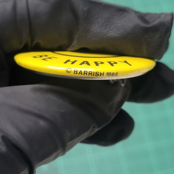 Yellow Smiley Face Button - Picture 4 of 5